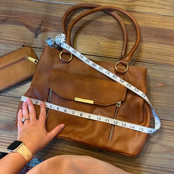 Liz Claiborne Women’s Cognac Multi-divider/Pockets XL Handbag Tote and Wallet - Picture 8 of 16